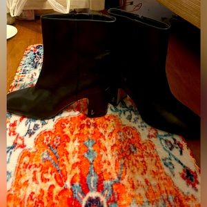 Sam Elderman black fawn leather booties block heel size 9 new never worn